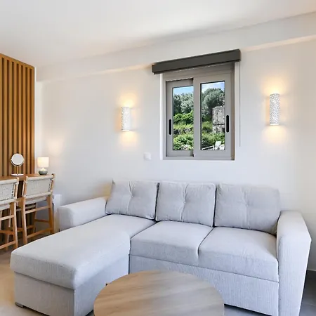 Azure Ii Sea View Maisonette Near Apartmán